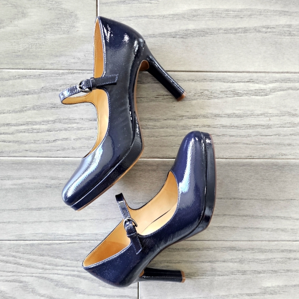 Navy Pump size 7
